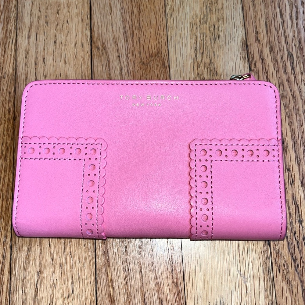 Tory Burch Block T pink wallet